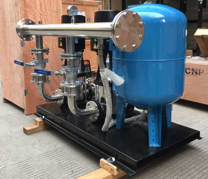 變頻器具有調(diào)壓、調(diào)頻、穩(wěn)壓、調(diào)速等基本功能，應(yīng)用了現(xiàn)代的科學(xué)技術(shù)，可以再不改變電壓的情況下調(diào)整頻率，也可以在頻率不改變的情況下改變電壓，根據(jù)負(fù)載需要調(diào)整轉(zhuǎn)速，價(jià)格雖貴但性能良好，結(jié)構(gòu)復(fù)雜但使用簡(jiǎn)單，是現(xiàn)代控制異步交流電動(dòng)機(jī)啟動(dòng)運(yùn)行優(yōu)秀的設(shè)備。